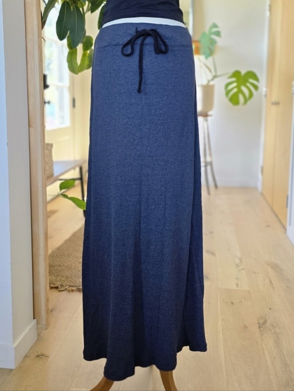 James Perse Charcoal Grey Maxi Skirt with Drawstring Waist Ribbed Knit